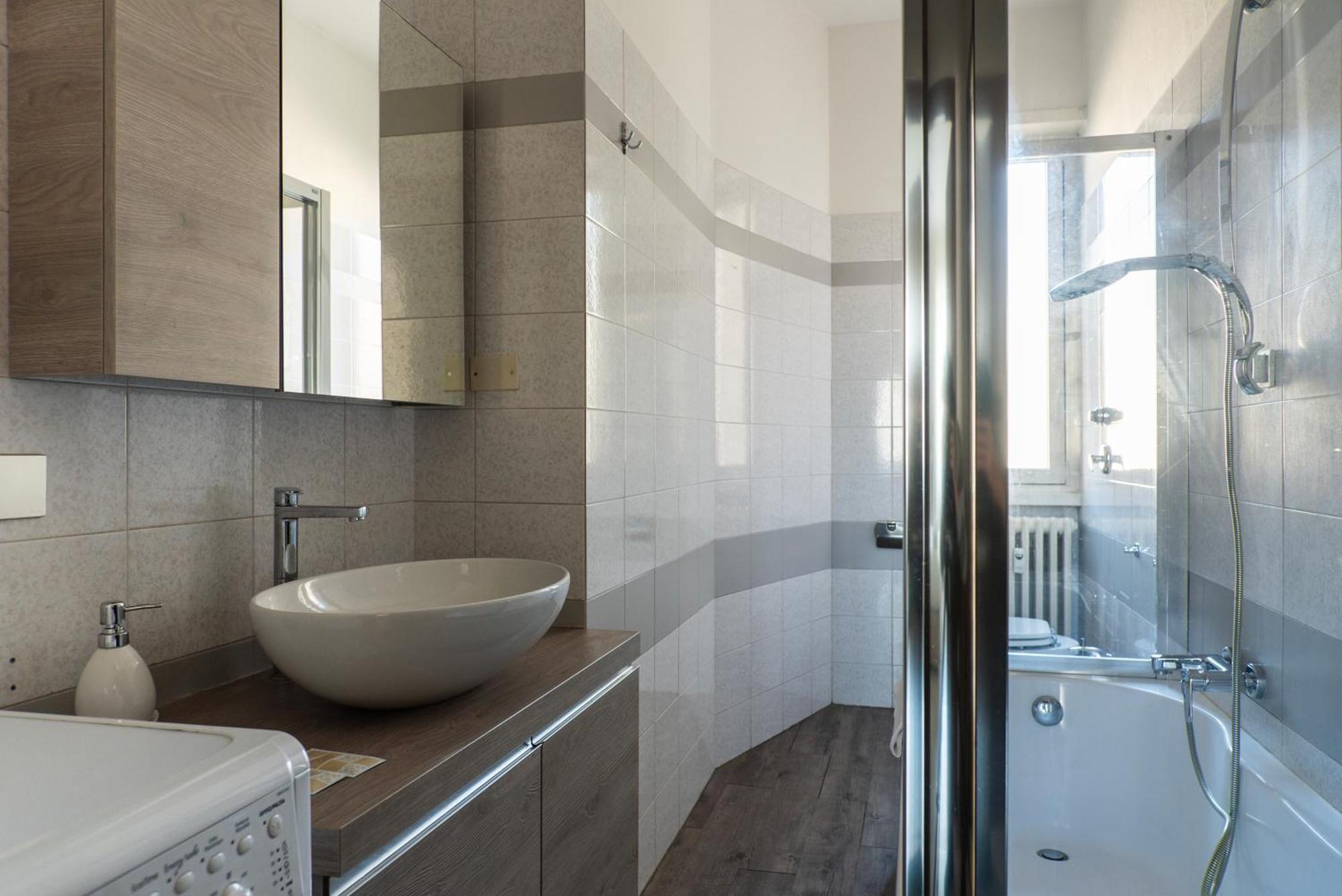 Youhosty - Populonia 10 Milan